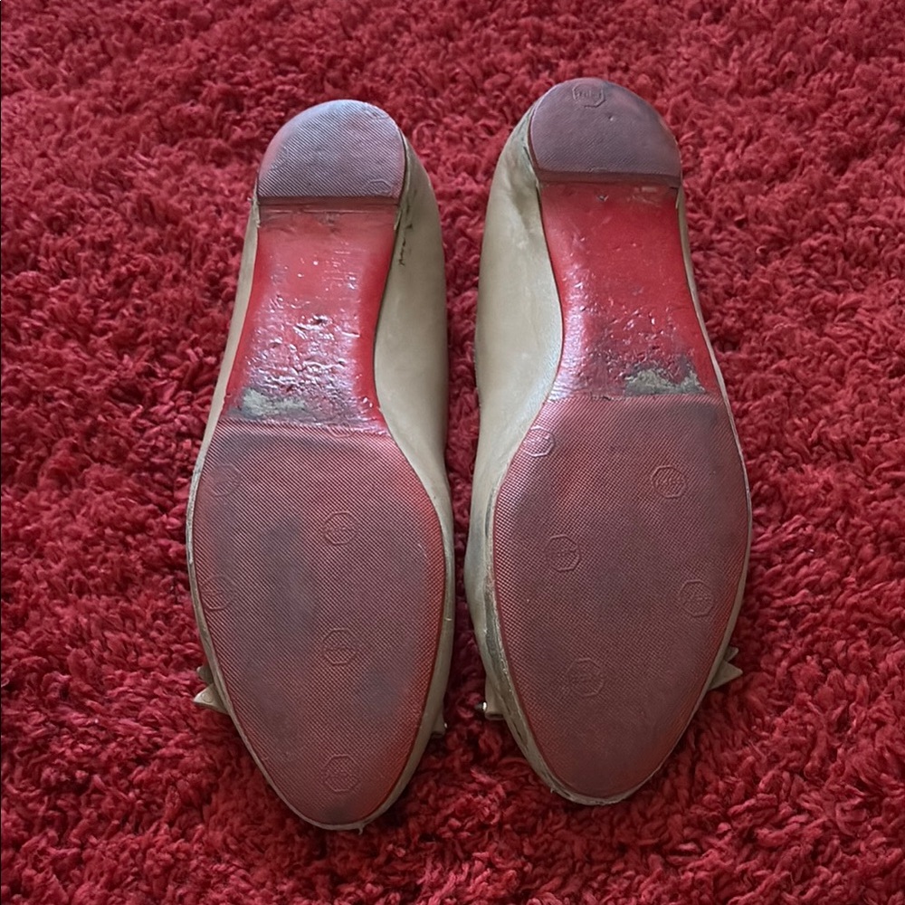 Christian Louboutin Cream Ballet Flats with Decorative Bow - Picture 2 of 5